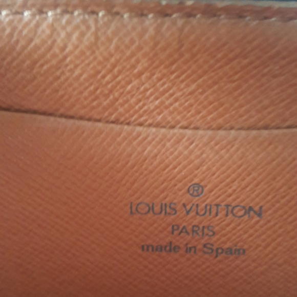 Authentic Louis Vuitton Zippy Wallet - Picture 5 of 12